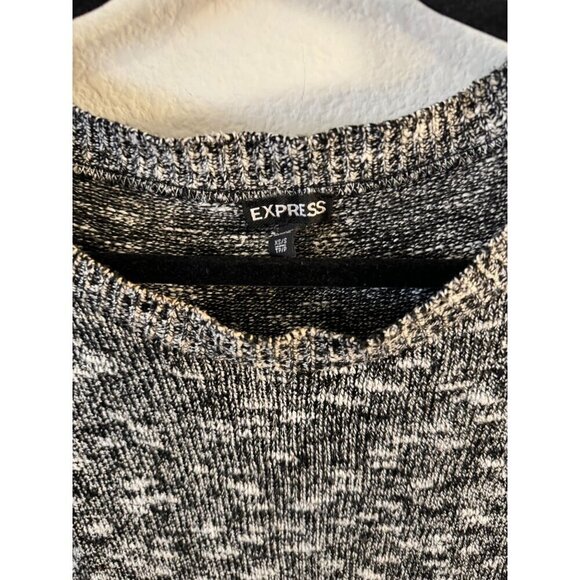 Express black and white sweater size xs - Picture 2 of 3